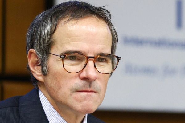 غروسي محذرا طهران: الوضع الدولي يزداد توترًا وهامش المناورة يتقلص