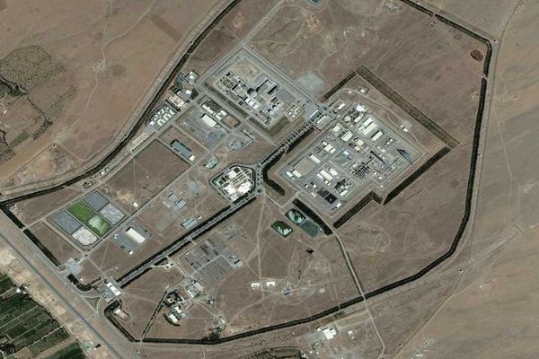 "رويترز": إسرائيل لا تستبعد شنّ هجوم محدود على المنشآت النووية الإيرانية