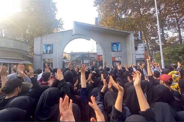 Most Iranians Support Protesters, Says Tehran Pundit