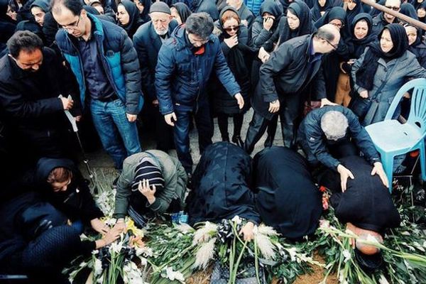 المتحدث باسم أهالي ضحايا الطائرة الأوكرانية:محاكمة 10 ضباط إيرانيين برتب صغيرة "عرض مخجل"