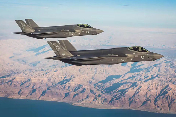 تقارير إسرائيلية: هجوم واسع على إيران قد يكون وشيكًا وقد يؤدي إلى تغيير النظام