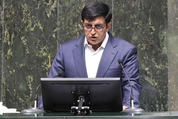 نماینده الیگودرز: با این گرانیها رویمان نمیشود شب یلدا را تبریک بگوییم