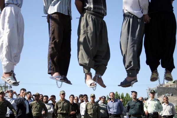 "حقوق الإنسان الإيرانية": إعدام 4 سجناء من بينهم امرأة في سجن كرج