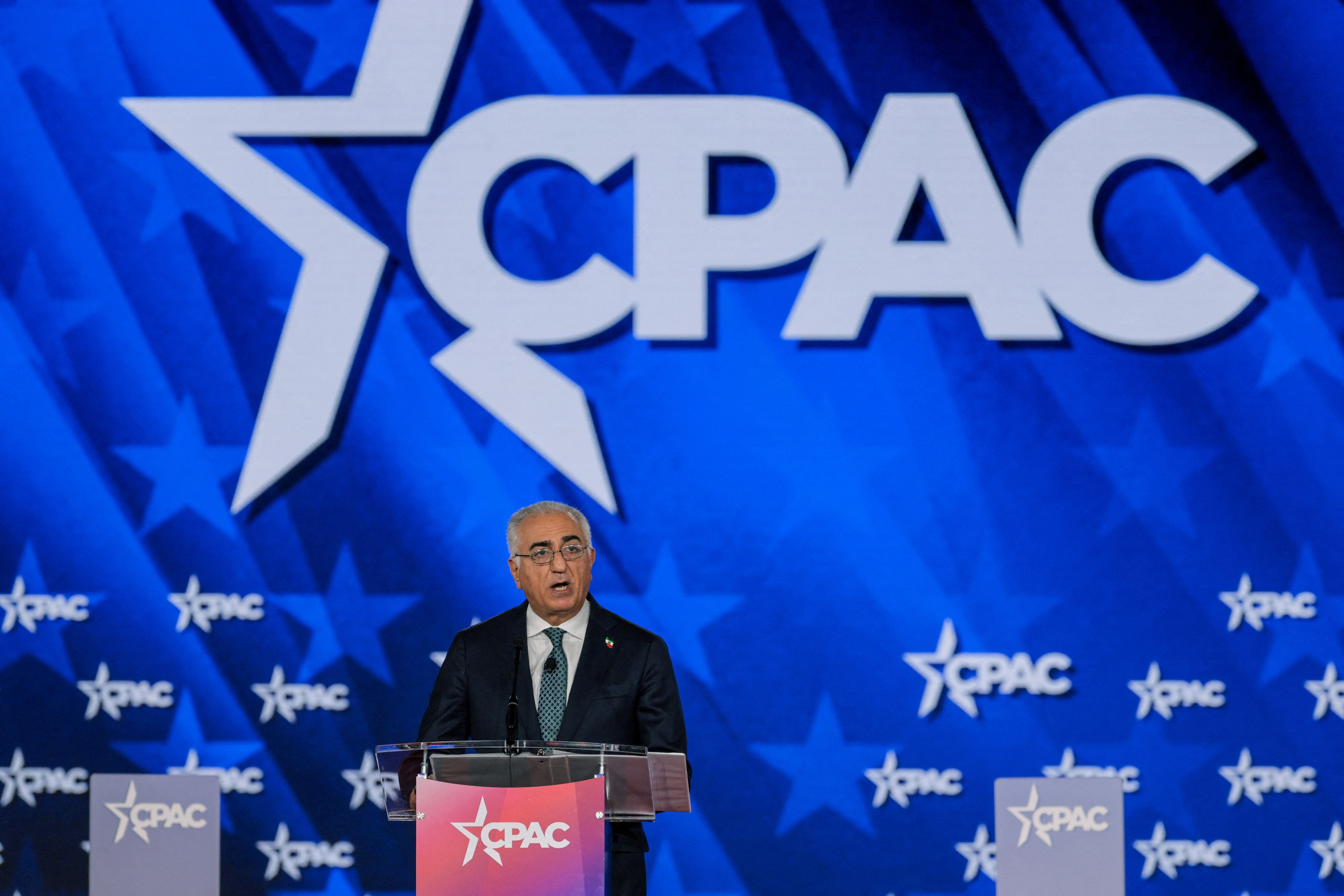 شاهزاده رضا پهلوی: برای حکومت در حال فروپاشی طناب نجات نیندازید