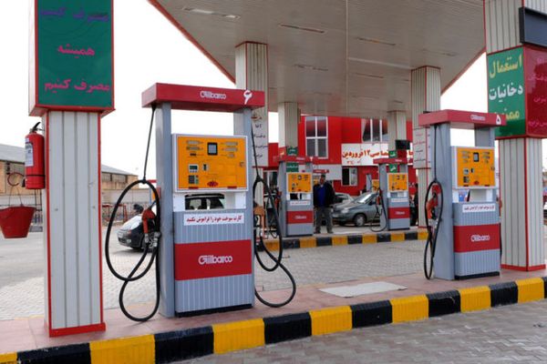 البرلمان الإيراني يعارض زيادة أسعار البنزين خشية حدوث اضطرابات اجتماعية وسياسية