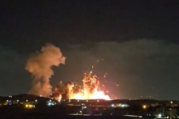 استهداف أصفهان وطهران وشيراز ومدن أخرى بسلسلة هجمات جوية مساء الاثنين