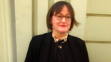 واکنش نماینده پارلمان آلمان به اعدامها: در مقابل شجاعت مردم ایران سر تعظیم فرود میآوریم