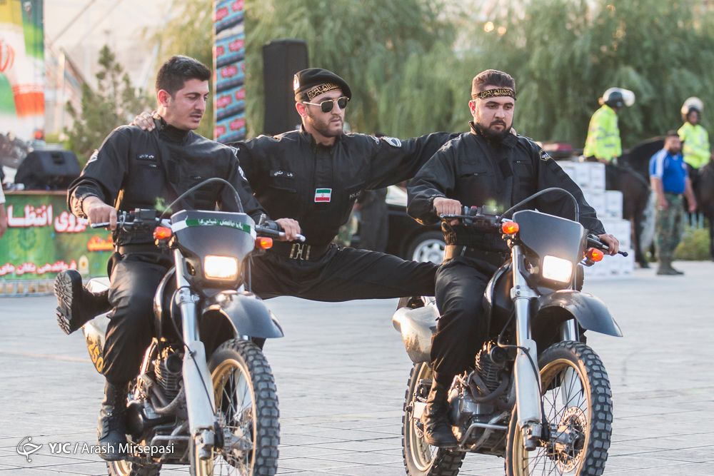 فرمانده یگان ویژه نیروی انتظامی: ماموران یگان ویژه مهربان و دائم در حال تفریح هستند