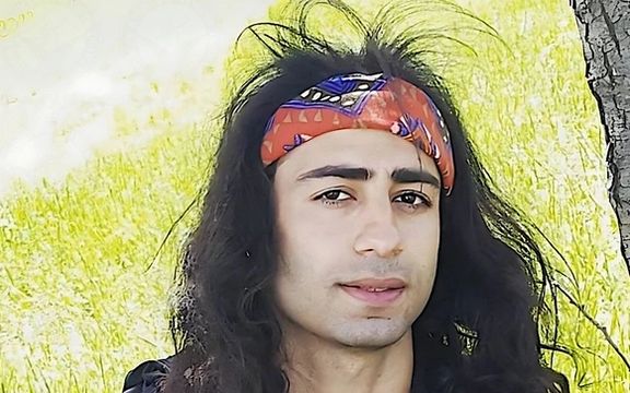 آرمان شادیوند، فعال محیط زیست با اتهاماتی از جمله توهین به خامنهای به ۲ سال حبس محکوم شد