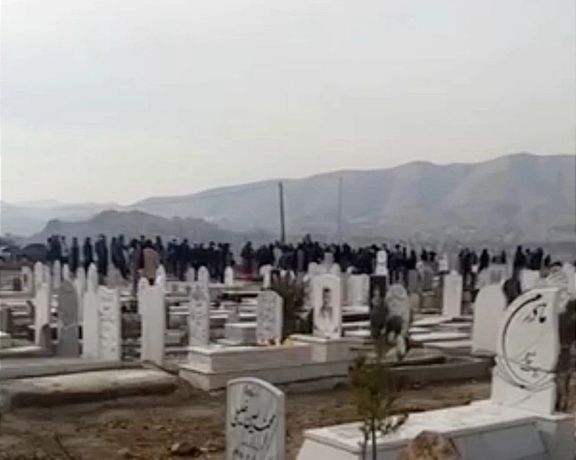 رغم محاولات منعها.. أعداد كبيرة من الإيرانيين تشارك في أربعينية قتلى الاحتجاجات في 4 مدن