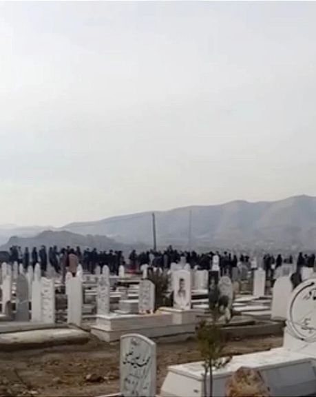 حضور پرشمار مردم در چهلم کشتهشدگان اعتراضات چهار شهر با وجود منع حکومت