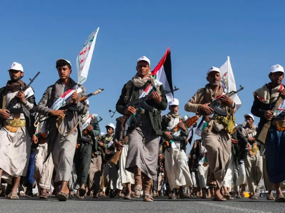 حمله حوثیها به یک کشتی نروژی در بابالمندب باعث آتشسوزی در آن شد