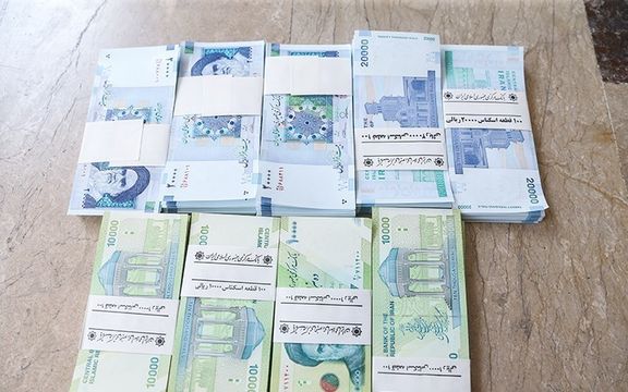 الرئيس الإيراني يقدم للبرلمان مشروع قانون بحذف 4 أصفار من العملة الوطنية