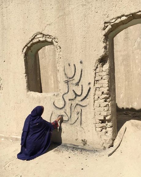 دیدار دانشجویان دختر زاهدان با مولوی عبدالحمید: جمهوری اسلامی ۴۳سال حق زنان را نادیده گرفت