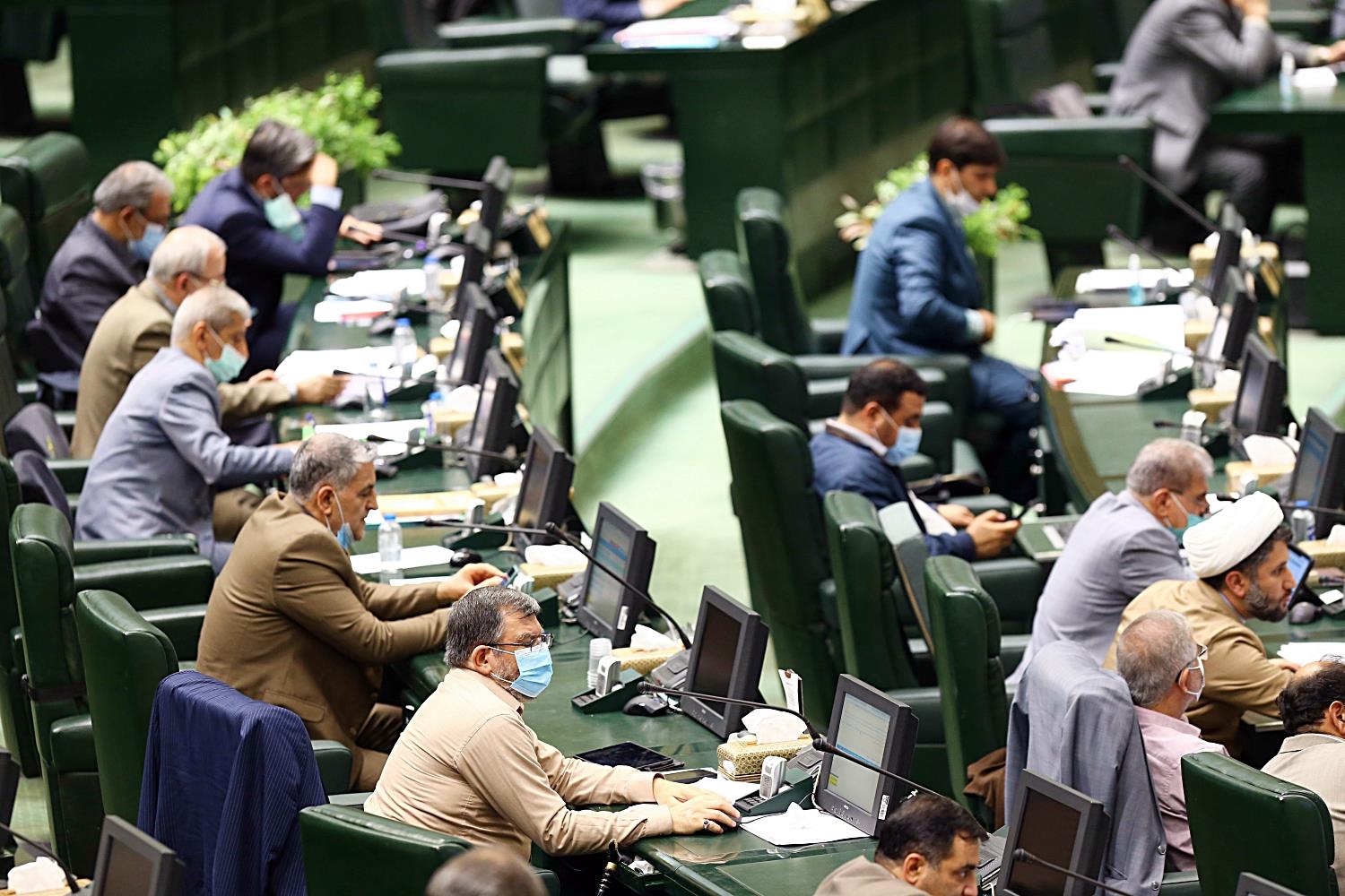 250  برلمانيا إيرانيا لرئيسي: لا تقدموا أي تعهدات في فيينا دون الحصول على ضمانات