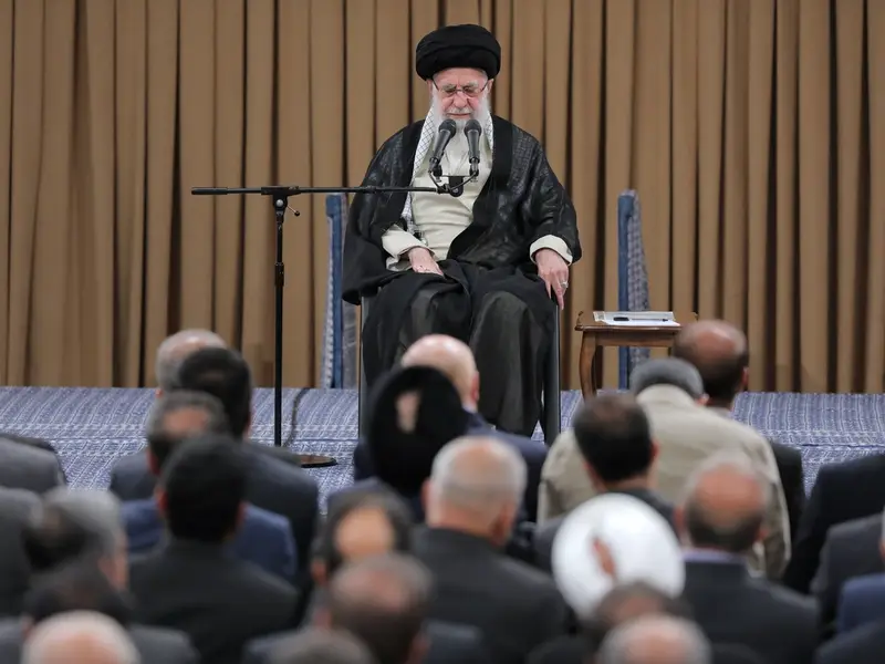 داعيًا إلى إنهاء الخلافات.. خامنئي: يجب أن يسمع العالم صوتًا واحدًا من إيران  