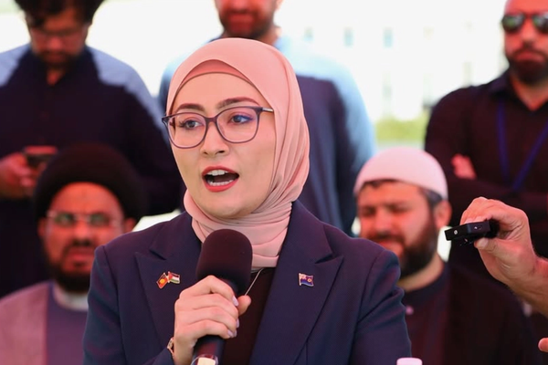 البرلمانية الأسترالية تعتذر: تصريحاتي لم تعكس معاناة المرأة الإيرانية وانتهاك حقوقها