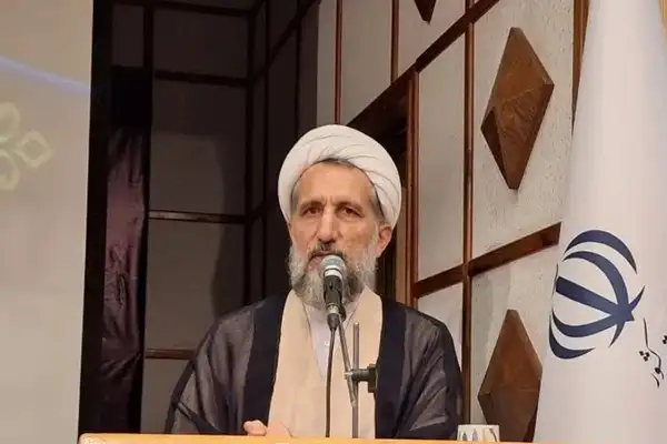 امام جمعه قزوین: باید با ترویج بیحیایی و بیعفتی مقابله کرد