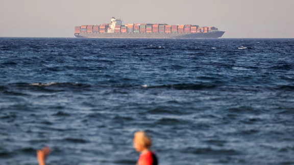 شركة شحن سنغافورية تنكر صلتها بـ"إيران" بعد عقوبات أمريكية