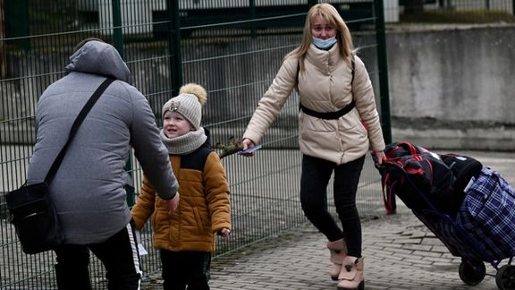 Ukrainians fleeing the Russian onslaught. February 25, 2022