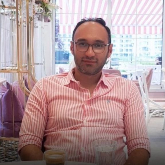 پخش اعتراف اجباری از امیرحسین موسوی، فعال شبکههای اجتماعی پس از ۱۰ ماه زندان