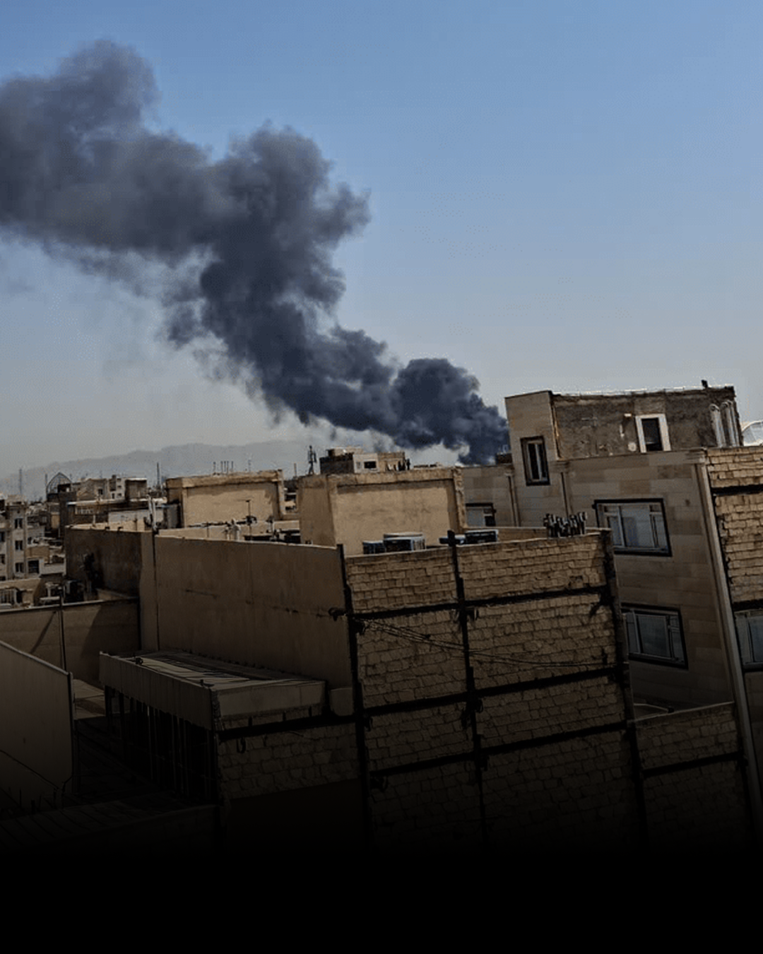 مصفاة طهران: الدخان الكثيف جنوب العاصمة نجم عن احتراق صهريجين محملين بالكيروسين