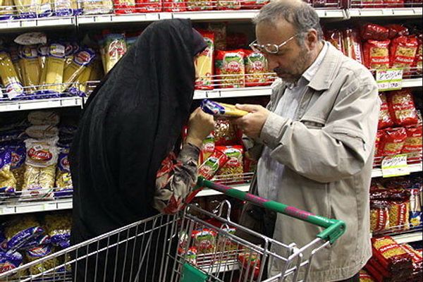 وزیر کار دولت ایران خواستار دادن کوپن مانند زمان جنگ با عراق شد