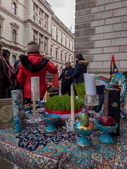 Vahid Beheshti and stand-up comedian Omid Djalili on the 24th day of Beheshti's hunger strike