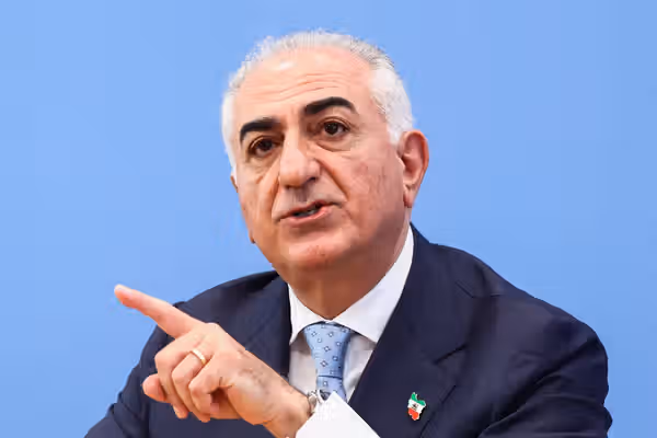 شاهزاده رضا پهلوی: در دوران گذار پلی برای رسیدن به مقصد و داوری بیطرف خواهم بود