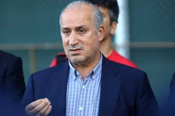 مهدی تاج: تلاش میکنیم لیگ برتر با حضور تماشاگران و بدون محدودیت برگزار شود