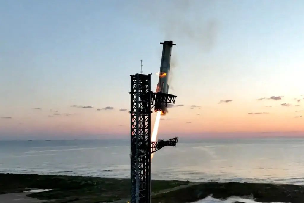 پنجمین آزمایش پرواز استارشیپ؛ تقویت‌کننده غول‌پیکر به سکوی پرتاب بازگشت