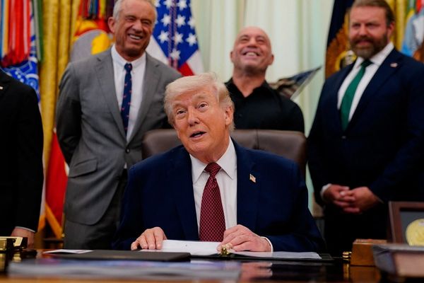 ترامب يعيد نشر مقاطع مصورة لتجمعات داعمة لـ"الاحتجاجات العامة في إيران"