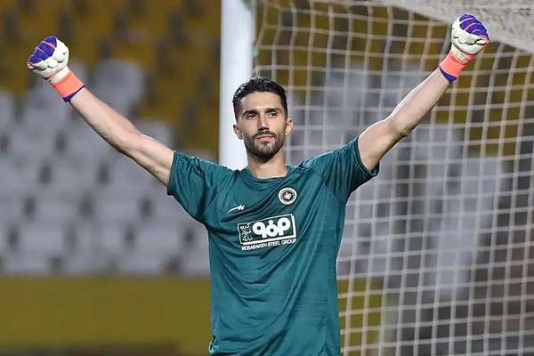 حسین حسینی: پیش از بازی سپاهان-پرسپولیس مصدوم شدم، با درد بازی کردم