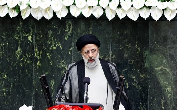 Conservative Figures Warn Raisi About Losing Public Trust