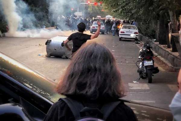 "بينهم 16 طفلاً".. تقرير حقوقي: مقتل 142 مواطنًا كرديًا خلال انتفاضة "مهسا أميني"
