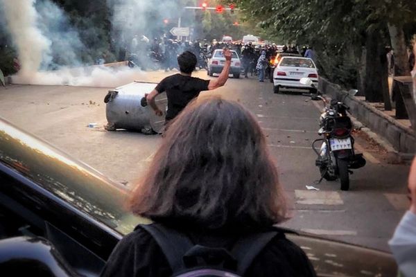 "بينهم 16 طفلاً".. تقرير حقوقي: مقتل 142 مواطنًا كرديًا خلال انتفاضة "مهسا أميني"