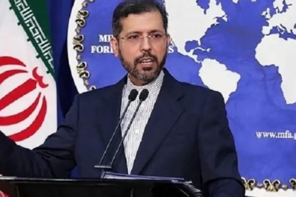 المتحدث باسم الخارجية الإيرانية يؤكد: الطائرة المحتجزة في الأرجنتين يديرها طاقم إيراني