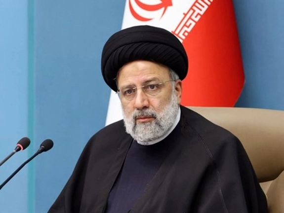 عضو کمیسیون امنیت ملی مجلس: راه رئیسی یعنی چه؟ ما ولی امر داریم و پشت خامنهای هستیم