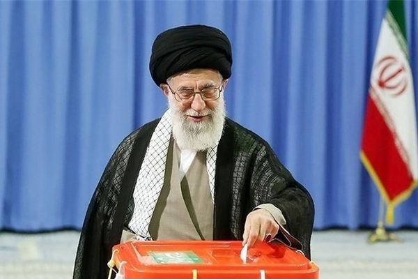 بدء التصويت للرئاسة الإيرانية وسط أجواء انتخابية باردة.. وخامنئي يصفها بـ "المصيرية"