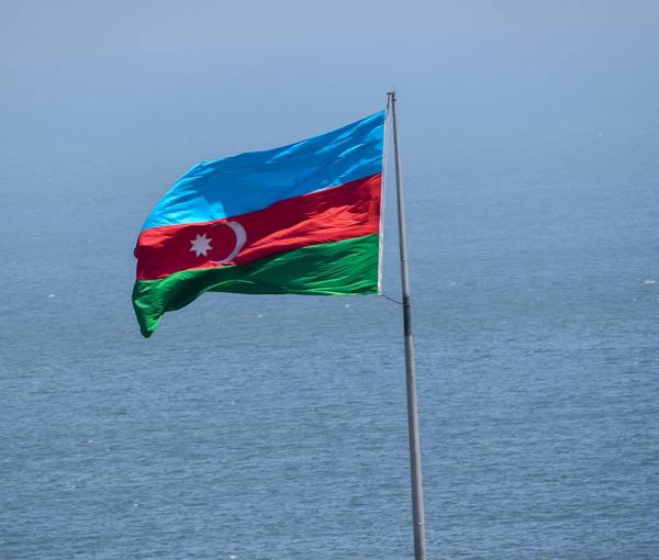 بعد شهر من خطوة باكو.. طهران ترد بالمثل وتطرد 4 دبلوماسيين أذربيجانيين 