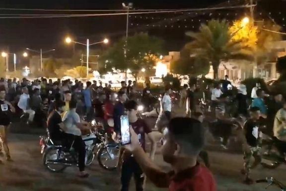 اینترنت در اهواز و دیگر شهرهای خوزستان همزمان با یازدهمین شب اعتراضات همچنان قطع است