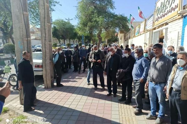 تجمعات واسعة للمتقاعدين في إيران احتجاجا على تدني رواتبهم