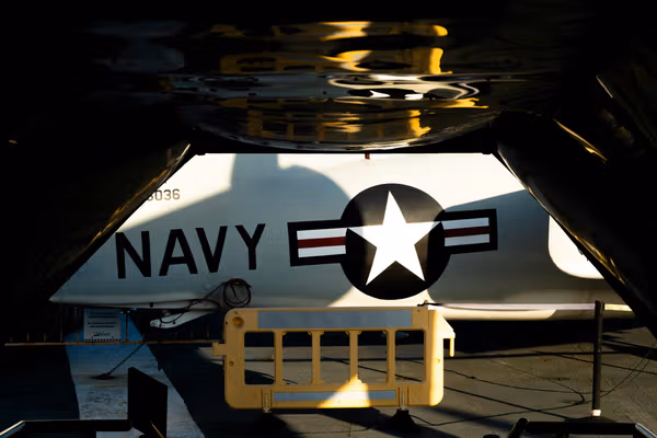 خبرگزاری دولتی روسیه از پروازهای شناسایی ارتش آمریکا در نزدیکی مرزهای ایران خبر داد