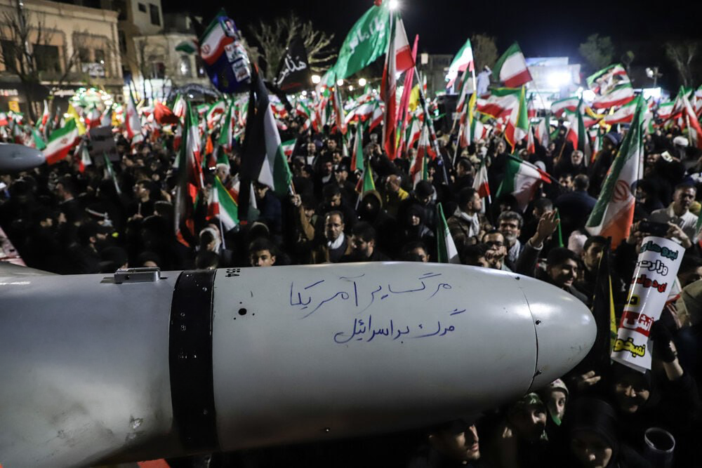 رویترز: جمهوری اسلامی با شبکه&zwnj;ای مخفی، تحریم&zwnj;ها و محاصره آمریکا را دور زده است