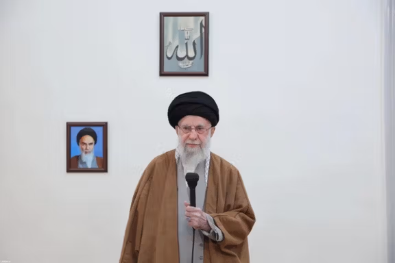 العربی الجدید: تهران خواستههای ترامپ درباره برنامه موشکی و نیروهای نیابتی را رد کرد