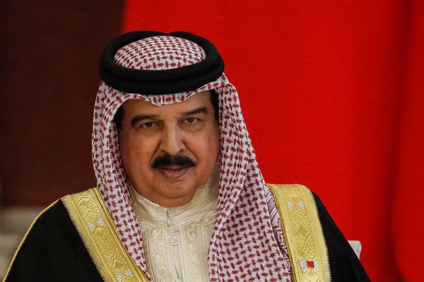 Bahrain's King Considers Reviving Ties with Iran