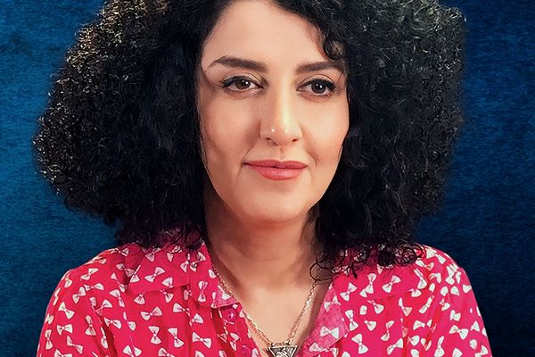 نرجس محمدي: النظام الإيراني يقمع معارضيه بالرصاص ويكتم أصواتهم في الفضاء الرقمي