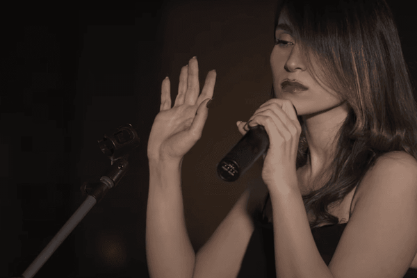 السلطات الإيرانية تعتقل المغنية برستو أحمدي بسبب "الحجاب".. وتقتادها إلى مكان مجهول