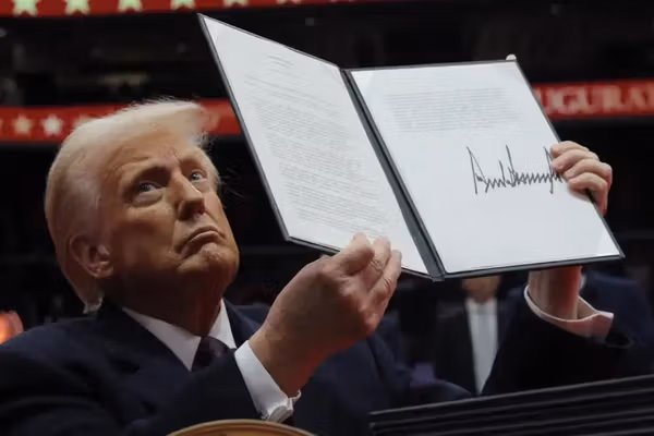 نیویورک تایمز: دولت ترامپ کاهش حدود ۵۰ درصدی بودجه وزارت خارجه آمریکا را بررسی میکند