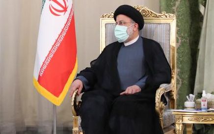 نماینده سنندج: ابراهیم رئیسی به سادگی از مردم عذرخواهی میکند